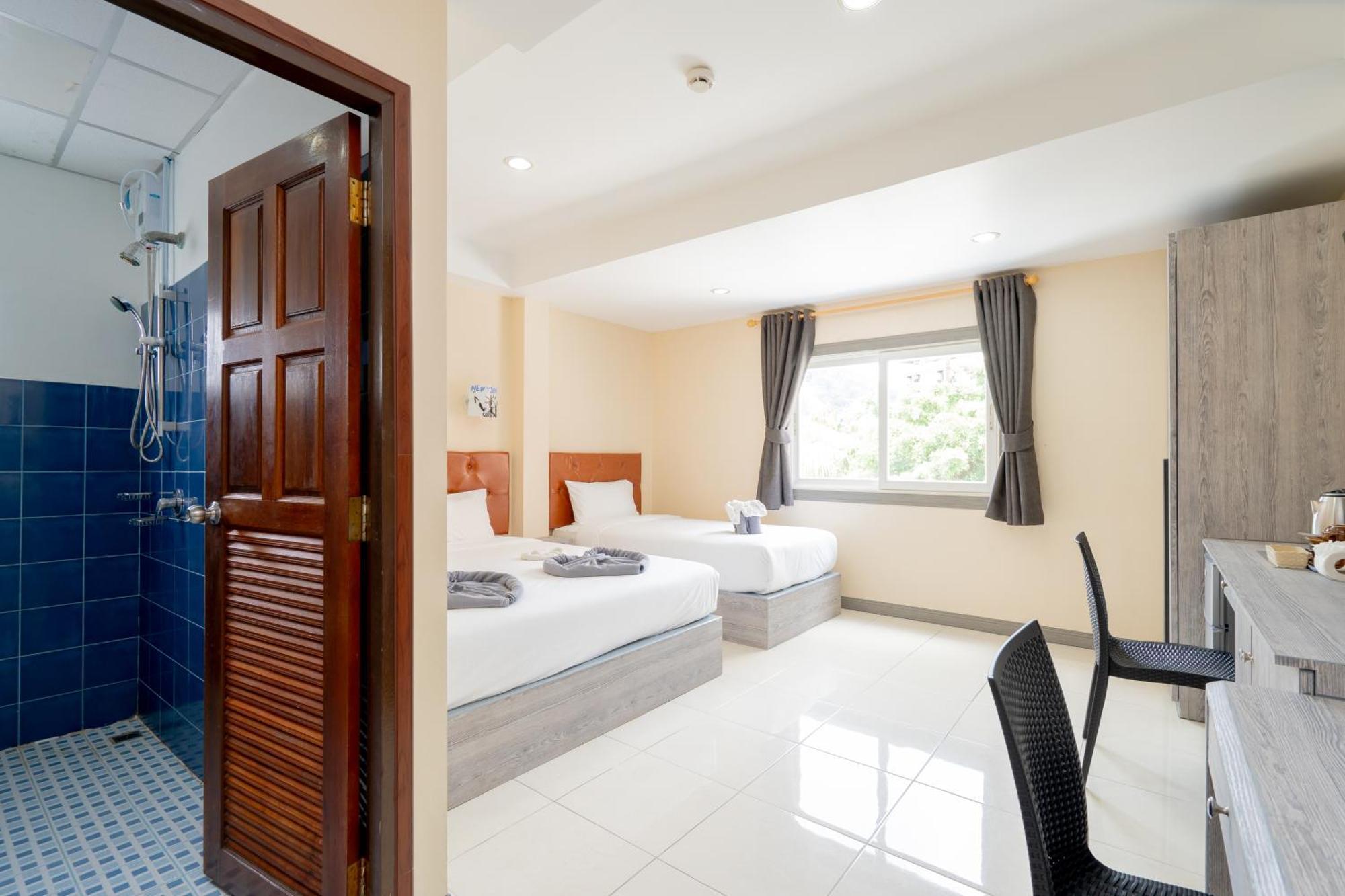 Square One Hotel Patong Экстерьер фото