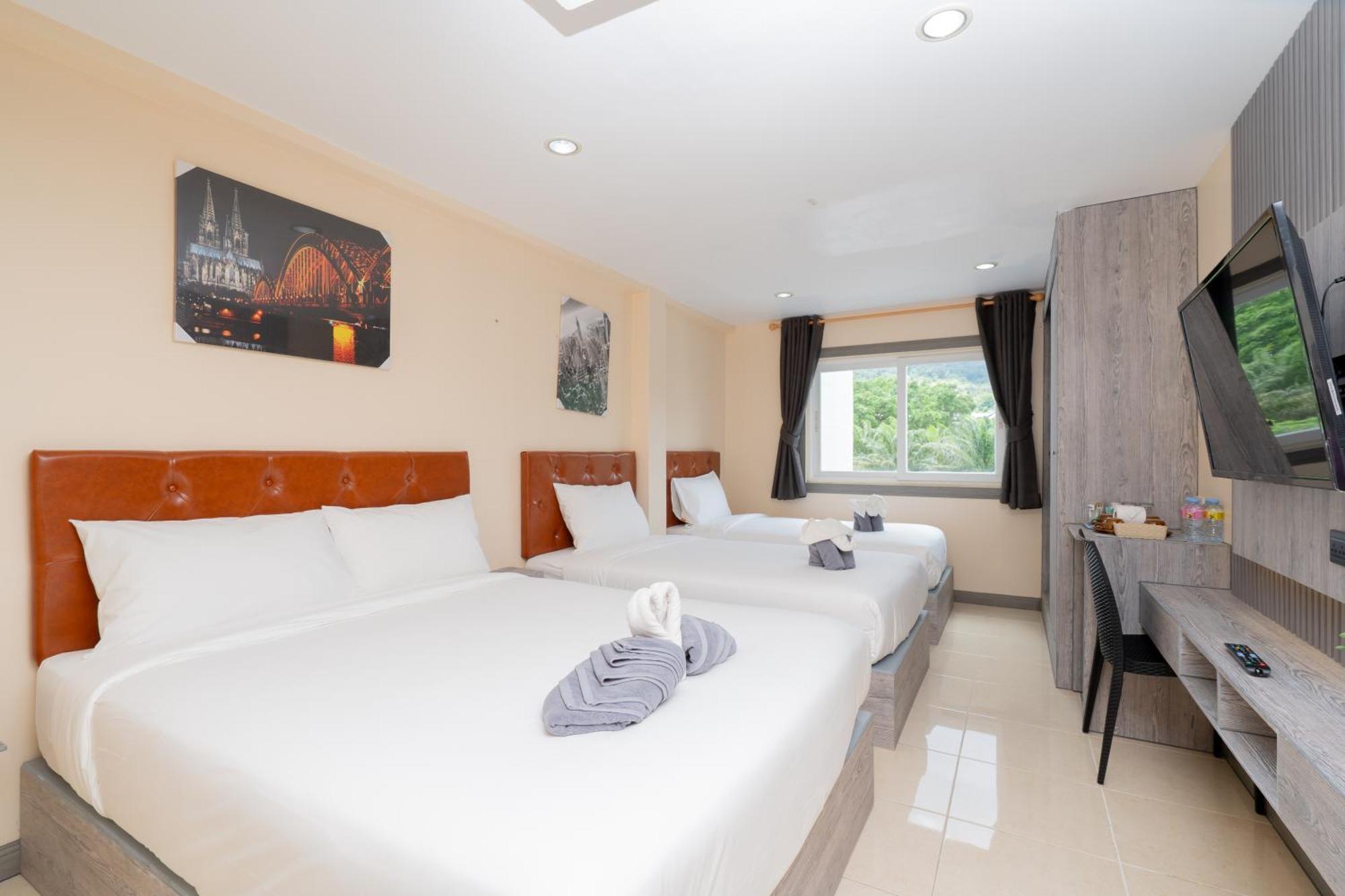Square One Hotel Patong Экстерьер фото