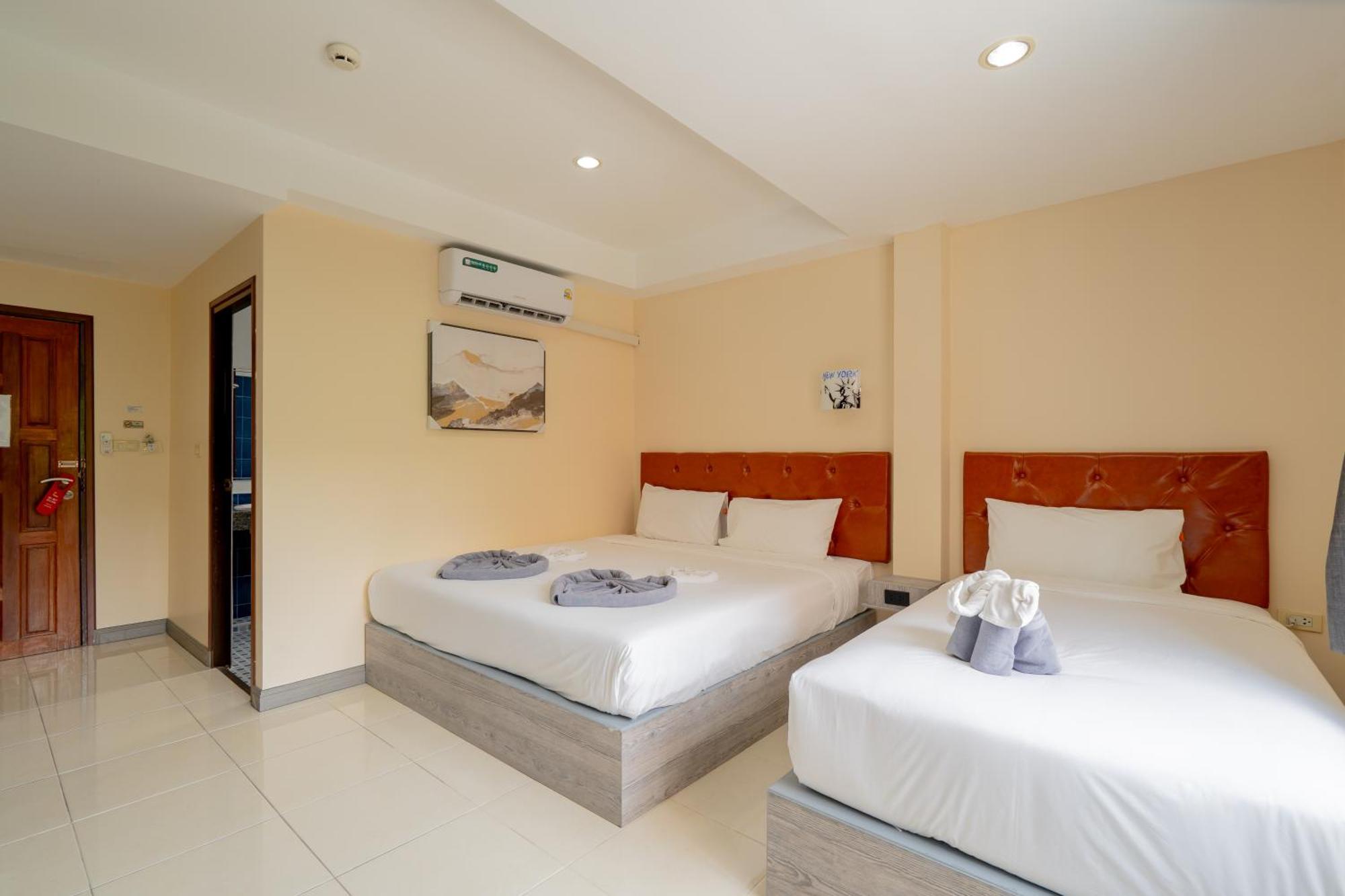 Square One Hotel Patong Экстерьер фото