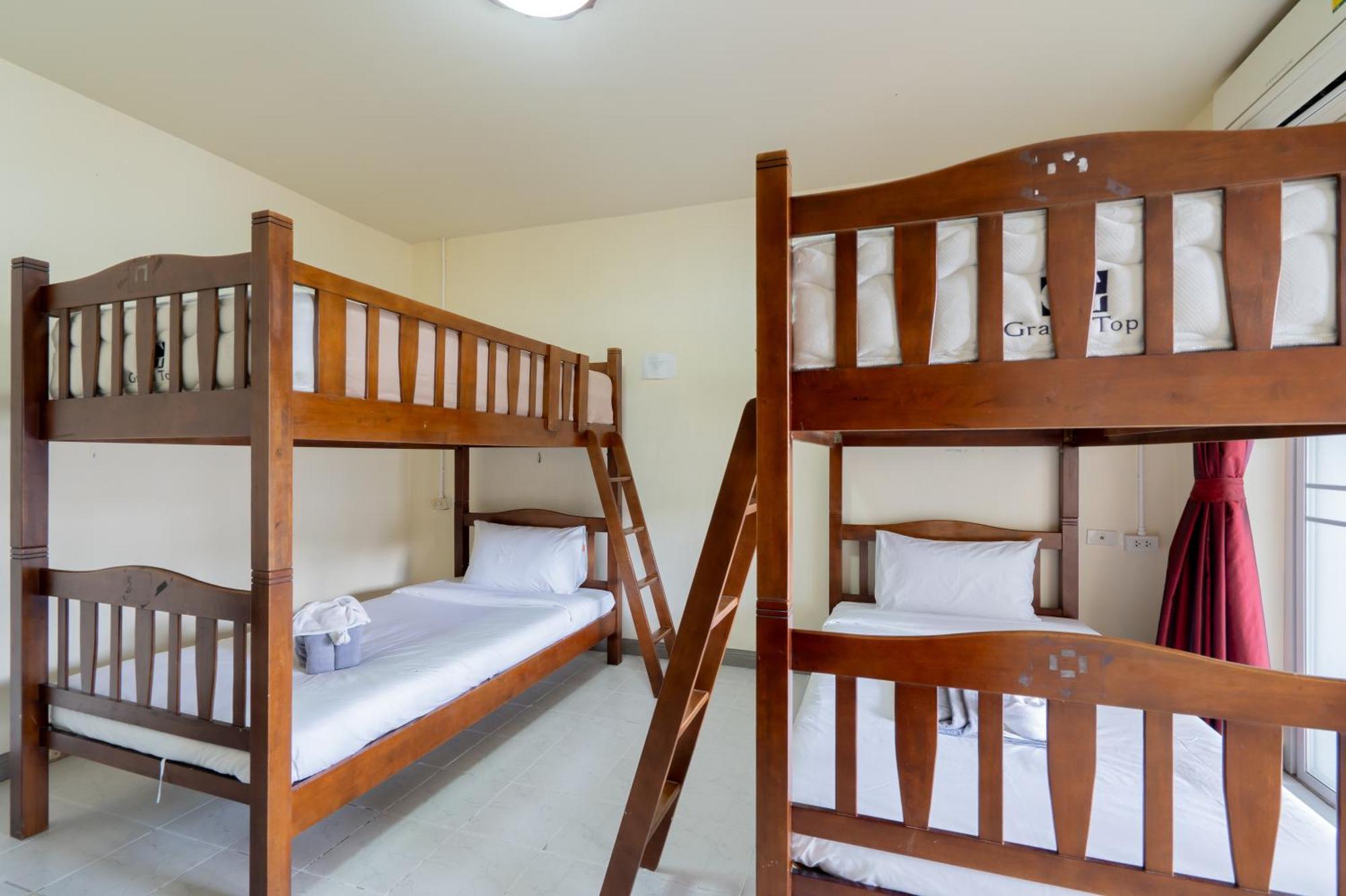 Square One Hotel Patong Экстерьер фото