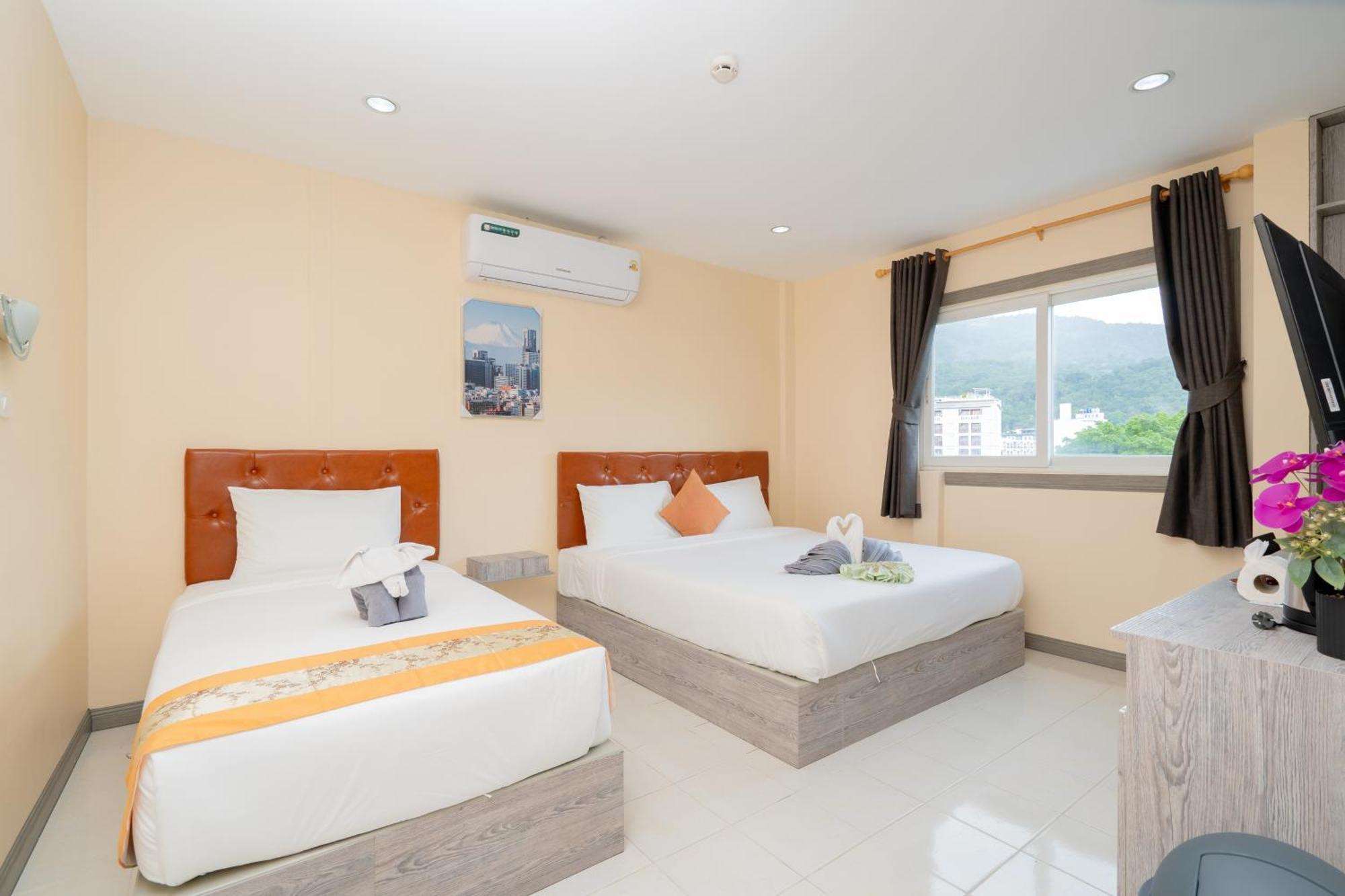 Square One Hotel Patong Экстерьер фото