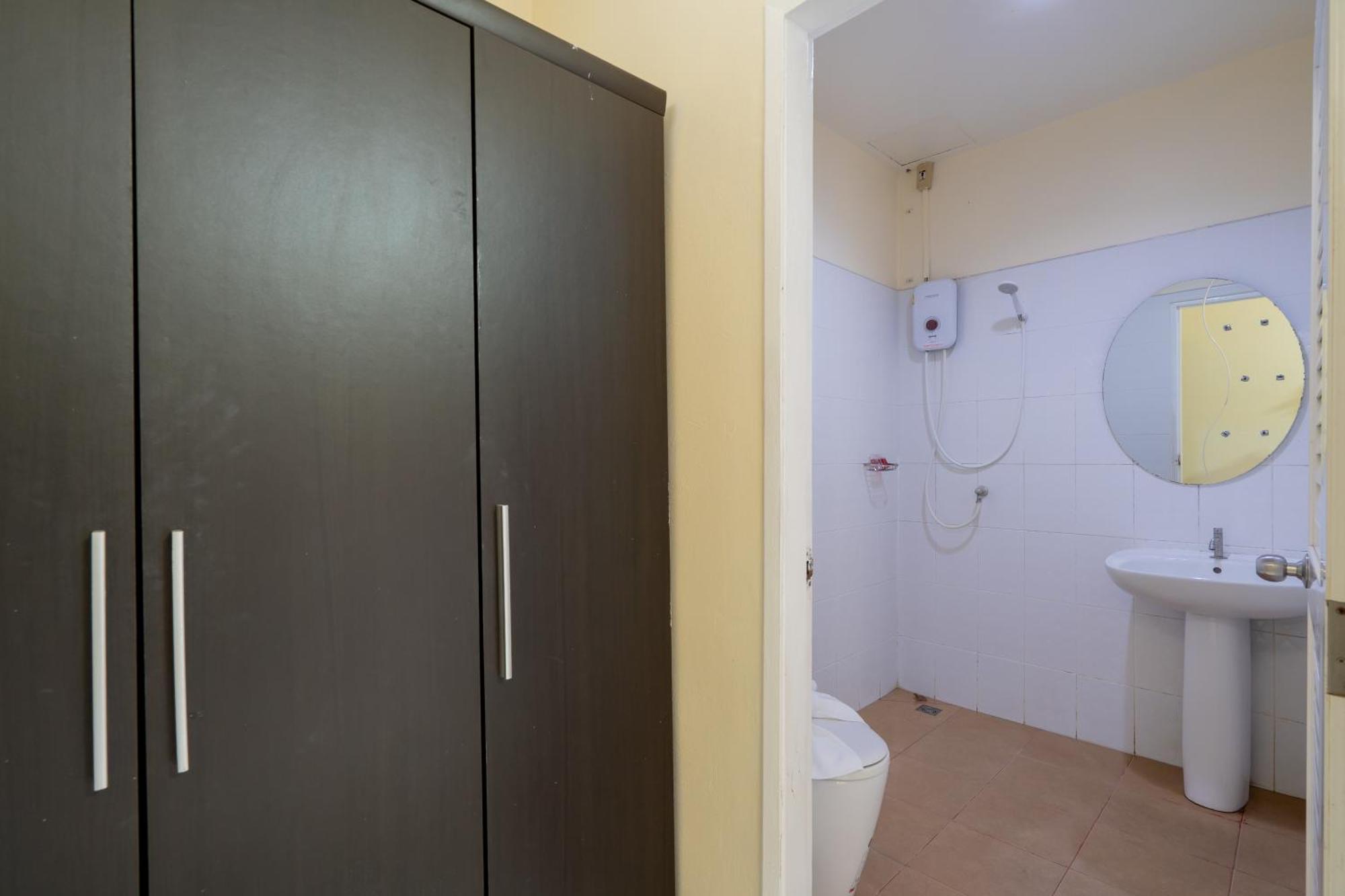 Square One Hotel Patong Экстерьер фото