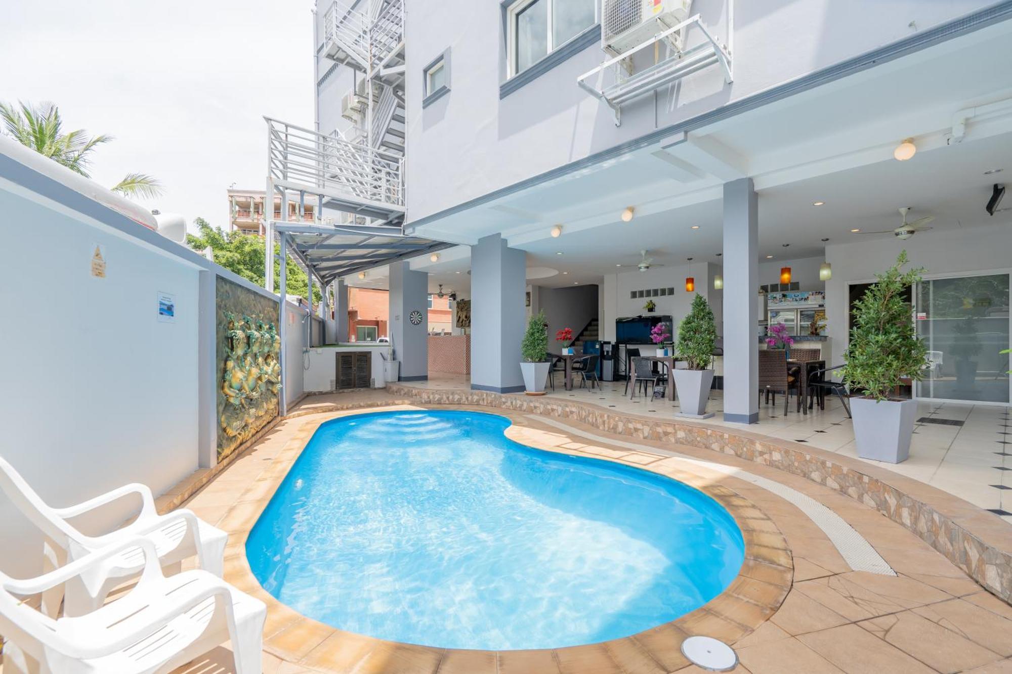 Square One Hotel Patong Экстерьер фото