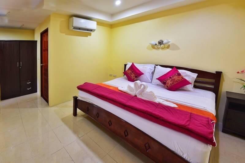 Square One Hotel Patong Экстерьер фото