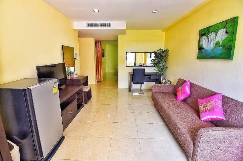 Square One Hotel Patong Экстерьер фото